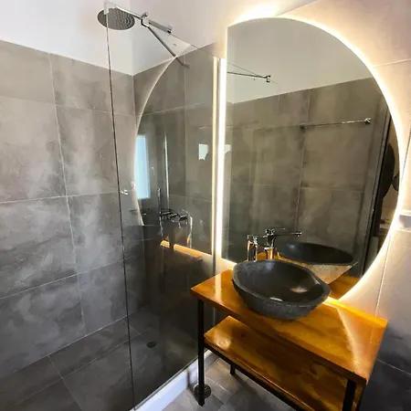 Avalon Luxury * Ερμούπολη